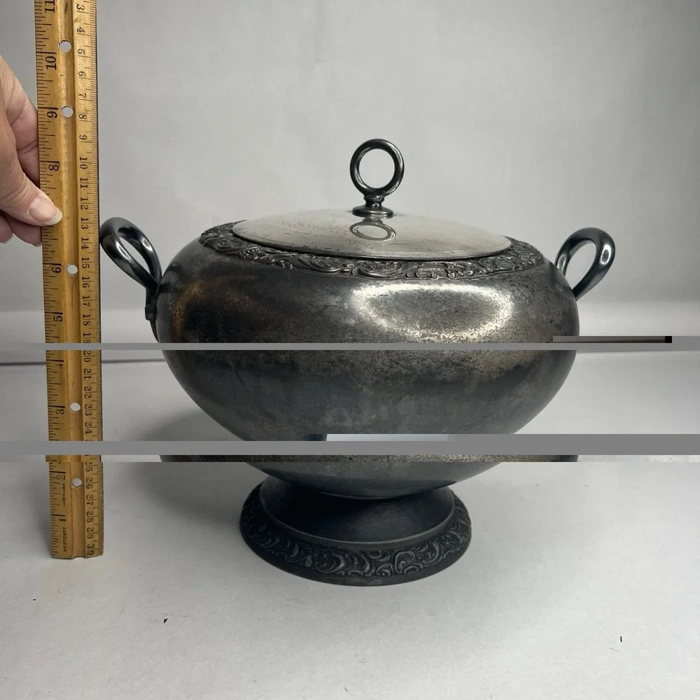 Antique Silverplate Large Soup Tureen Southington & Co Quadruple Plate 1709